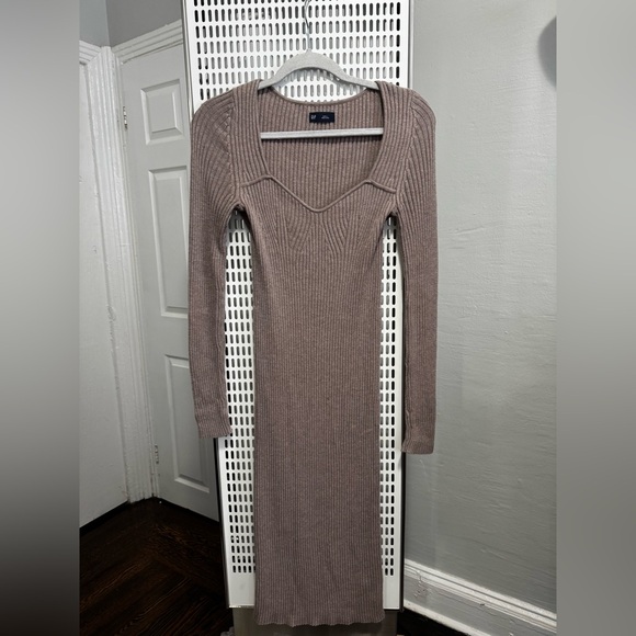 GAP Long Sleeve Ribbed Dress in Brown - Picture 3 of 7